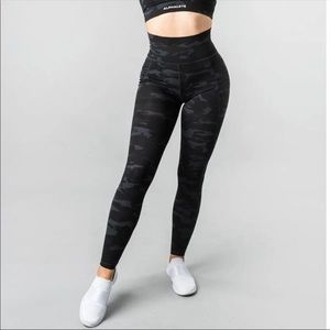 Alphalete Surface Pocket Leggings